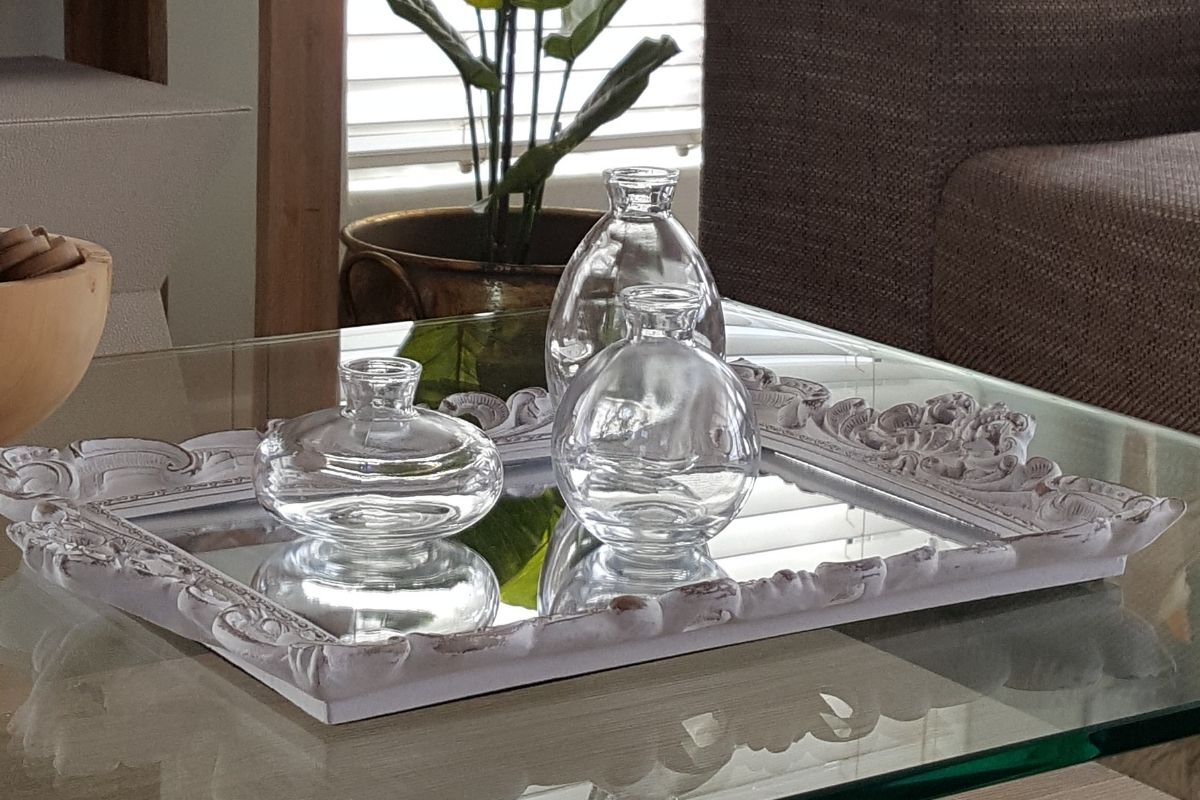 how to style a coffee table with decor ideas