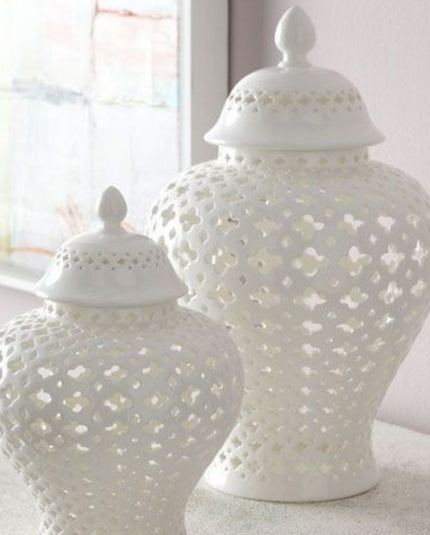 ways to style and decorate with ginger jars 