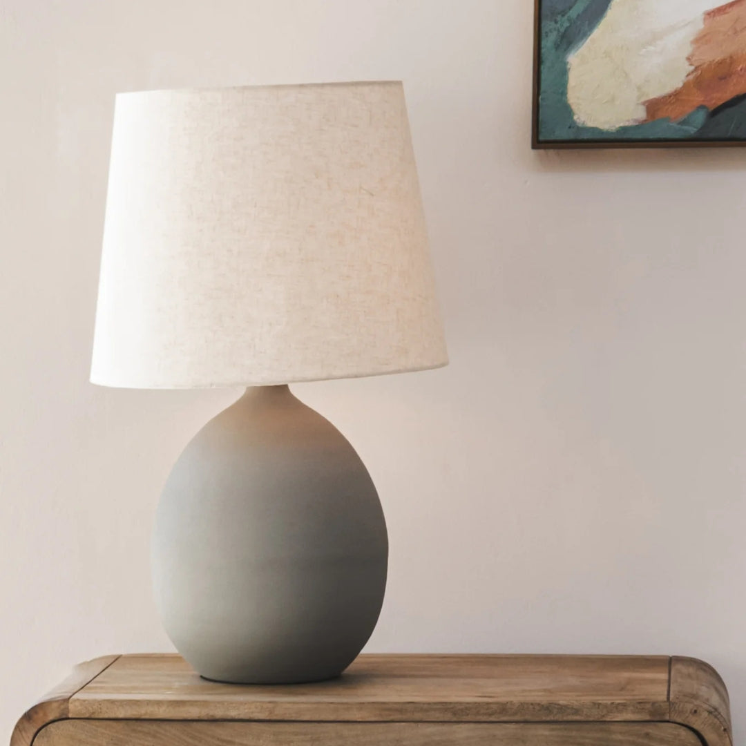 Luxurious and bold Baloo Table Lamp for large spaces