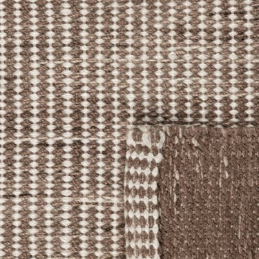 Cabana Thatch Runner close up of designa nd stitch