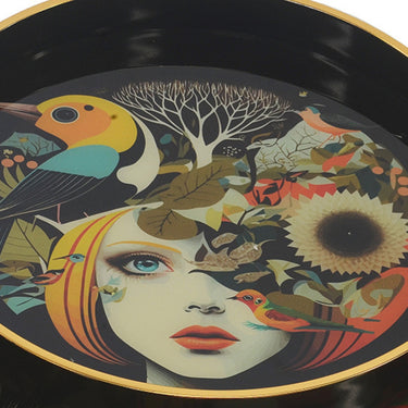 escape tray in a round silhouette and easy cut-out handles on the sides for convenient handling with a unique motif.