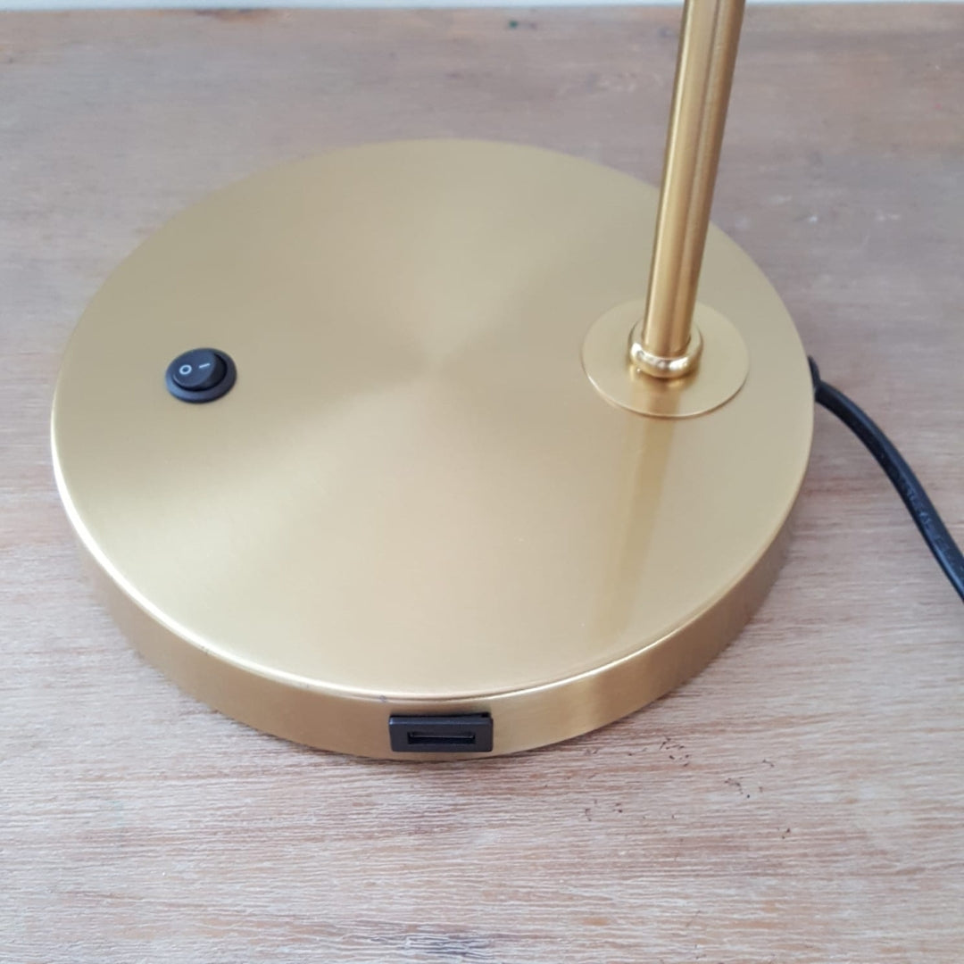 Lian Bedside Lamp With USB Charging Port