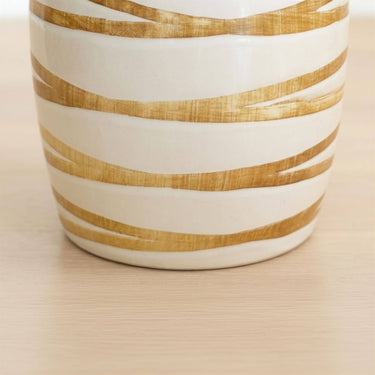 banded linear detailing