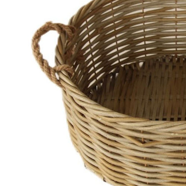 Space-saving nesting rattan baskets with a modern woven design