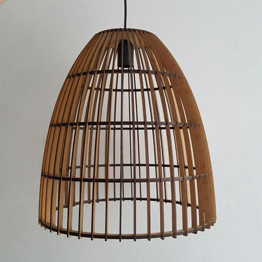 basket-shaped wooden frame pendant light