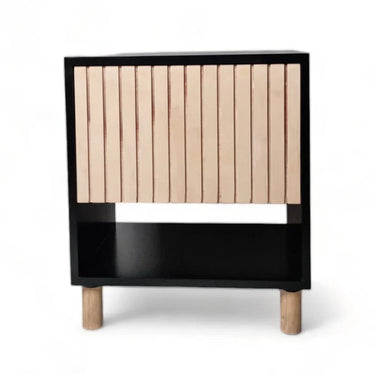 Thendo bedside table, showing clean surface and ample space for decor or a lamp, with sustainable birch plywood.