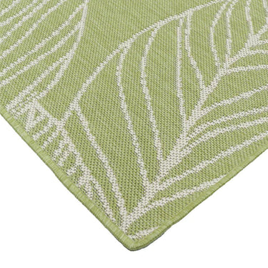 UV-resistant Laurel Moss Rug for patio or garden décor