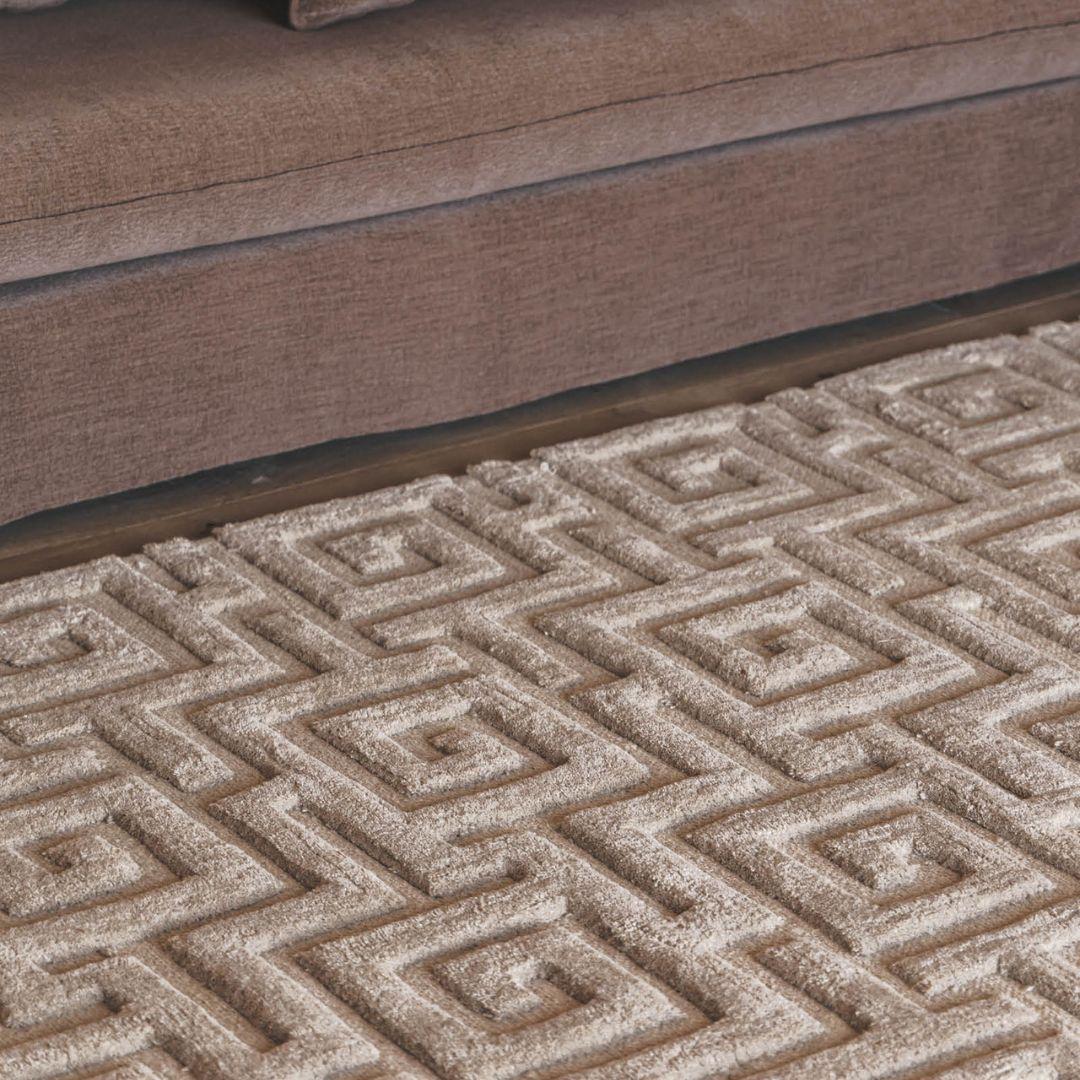 Maze Rug in Dune highlighting plush wool texture and geometric pattern